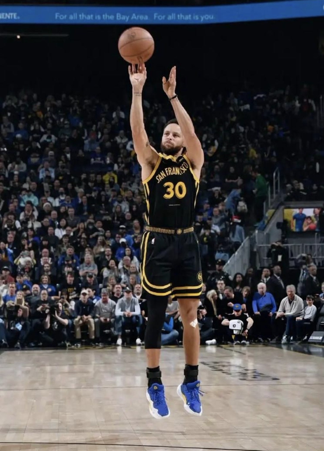 米兰体育-包含里程碑夜夏洛特黄蜂迎来里程碑，NBA季后赛今晨刷纪录，震撼外界，训练强度明显提升的词条